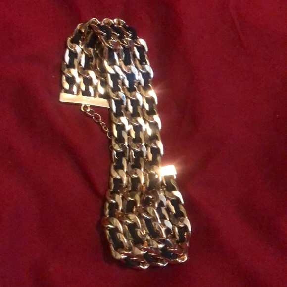 Choker - Picture 4 of 7